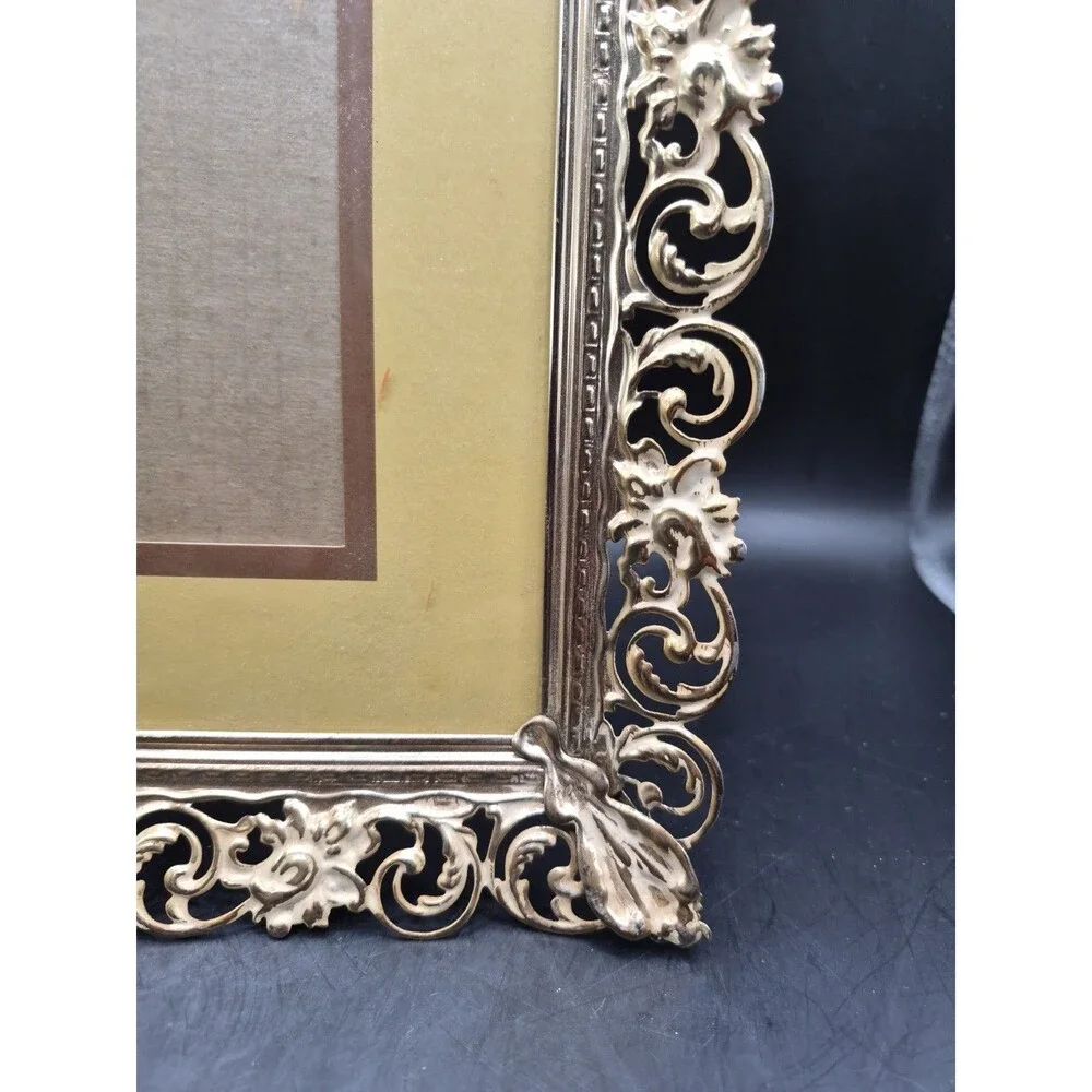 Vintage Ornate Hollywood Regency Gold Metal Filigree Floral 5x7 Picture Frame